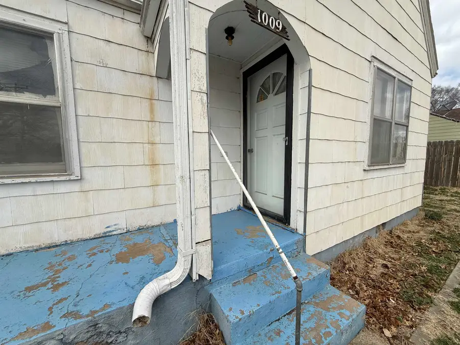 1009 14th St, Woodward, OK 73801 - #2