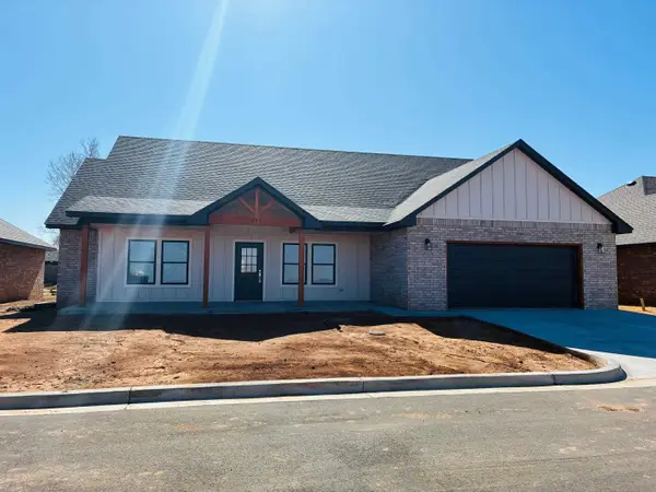 203 Kathy Pl, Waukomis, OK 73773