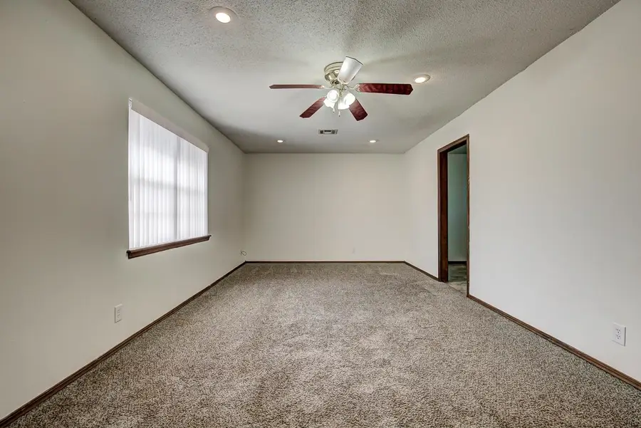 802--806 E Poplar St, Enid, OK 73701 - #3