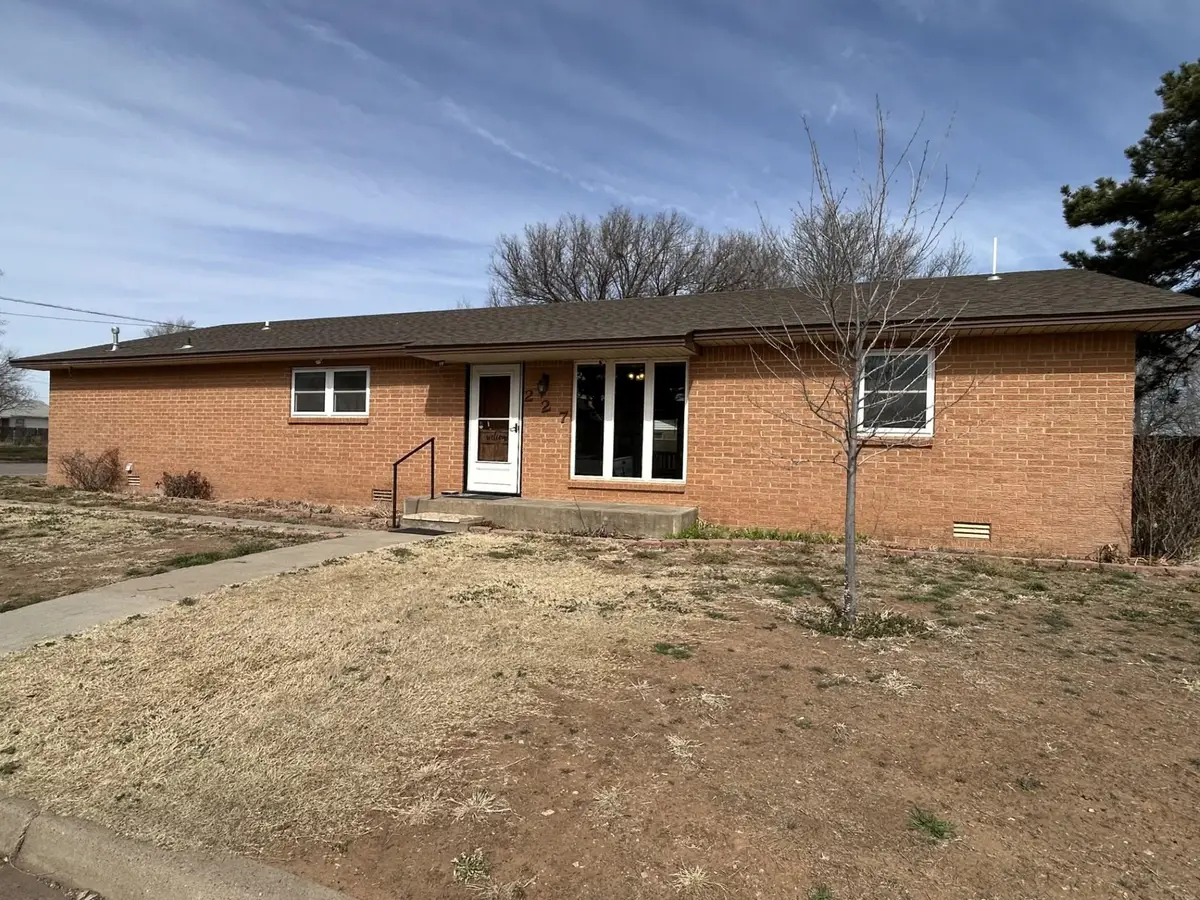 227 W Broad St, Buffalo, OK 73834 - #1