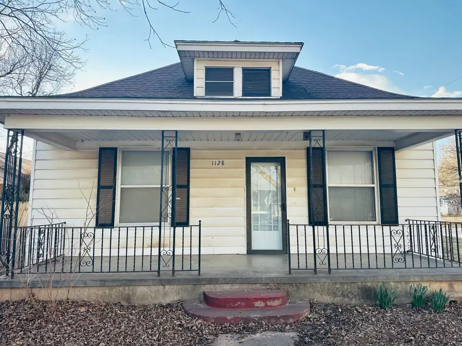 1128 N Jefferson St, Enid, OK 73701 - #2
