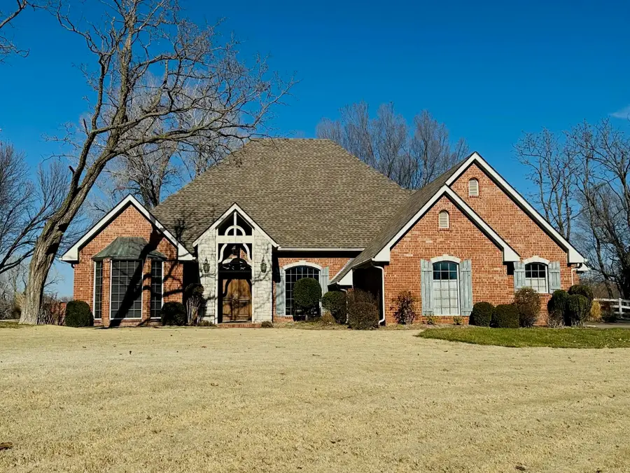 3301 Clairemont, Enid, OK 73703 - #2