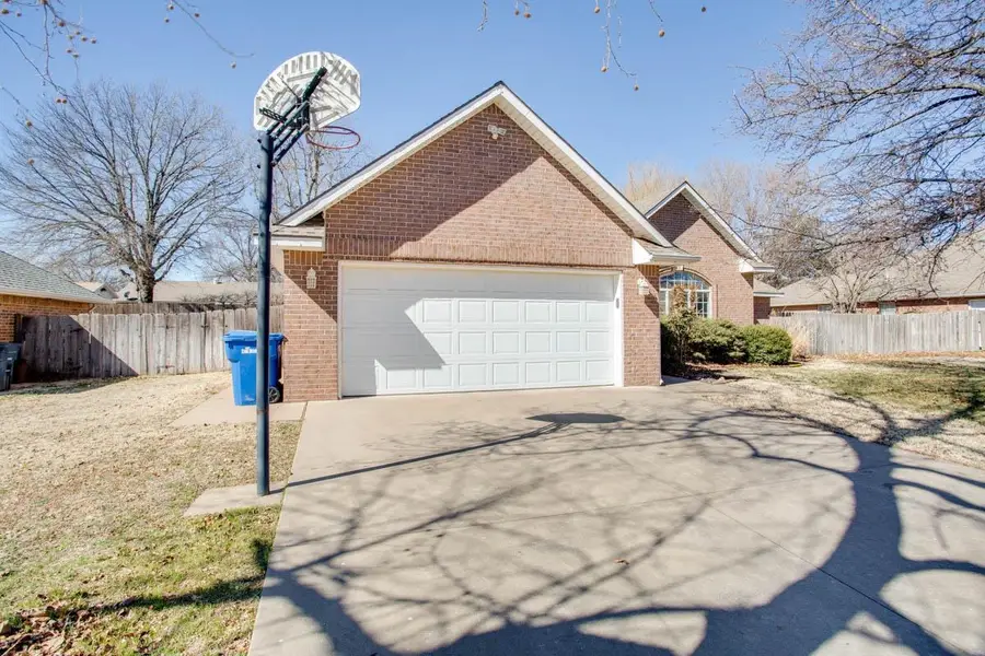 2112 Hunters Hill Dr, Enid, OK 73703 - #3