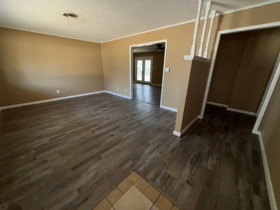 225 Kesterfield Blvd, Enid, OK 73703 - #3