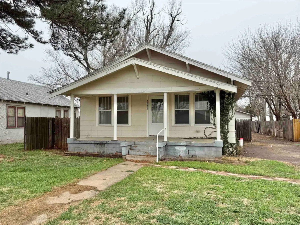 1515 4th St, Woodward, OK 73801-4805 - #1