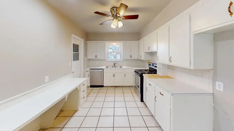 2202 Oak, Woodward, OK 73801 - #2