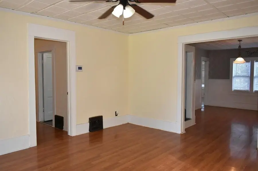 802 Locust St, Alva, OK 73717 - #2