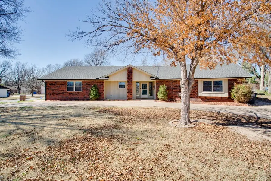 1302 Shady Oaks Pl, Enid, OK 73703 - #2