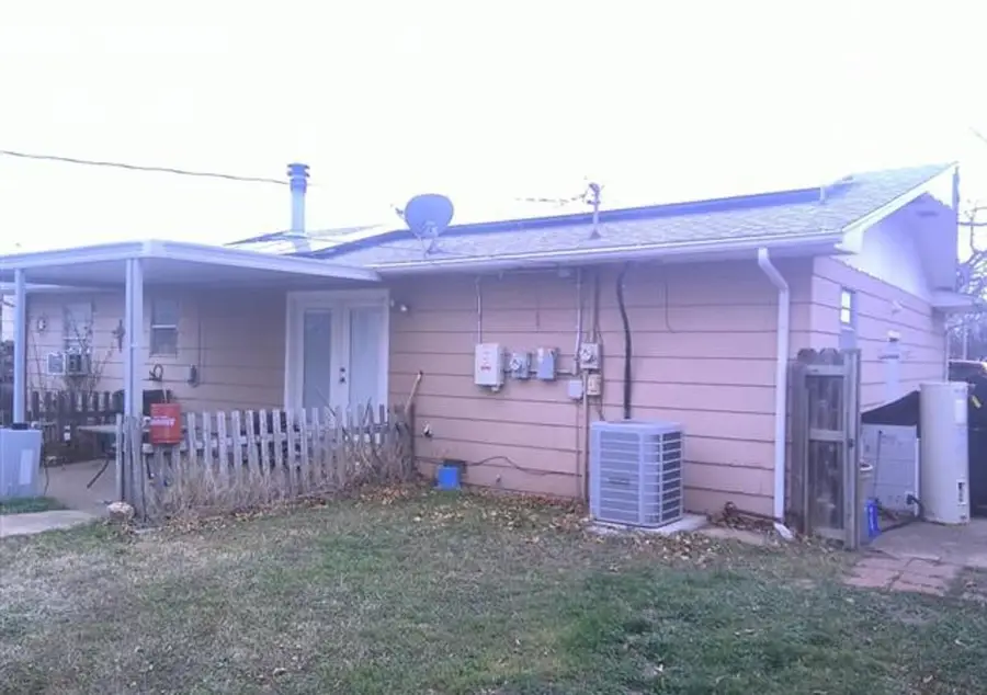 1905 Mimosa Dr, Enid, OK 73701 - #2