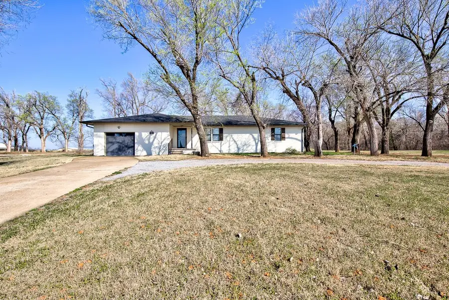 925 N Main, Ringwood, OK 73768 - #2