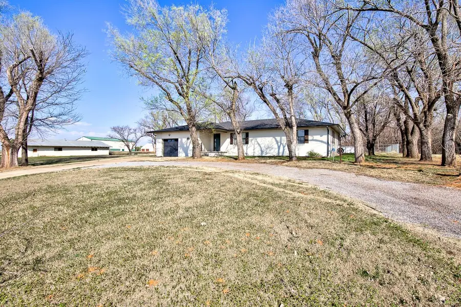 925 N Main, Ringwood, OK 73768 - #3