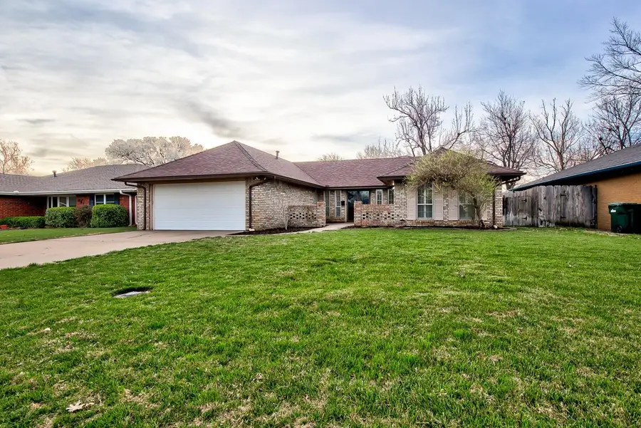 813 Canary Ln, Enid, OK 73703 - #3