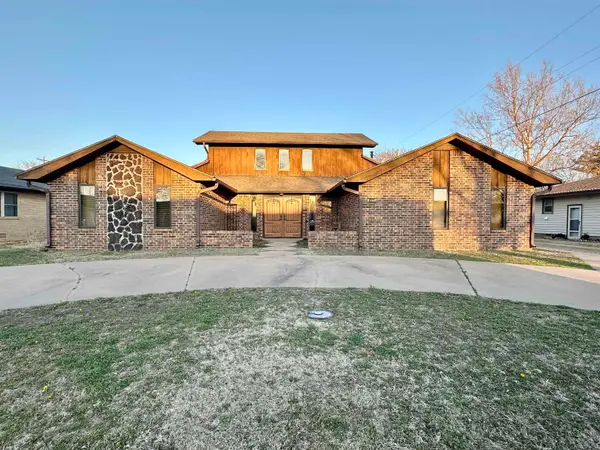 118 N 7th St, Medford, OK 73759