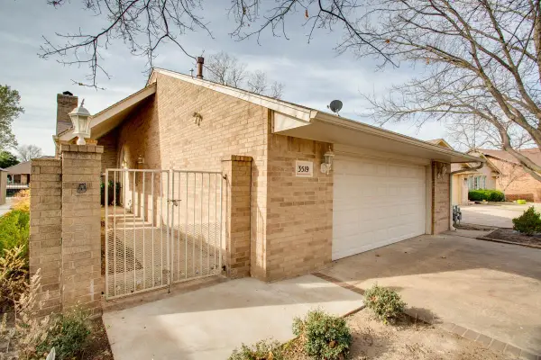 3519 Edgewater Dr, Enid, OK 73703