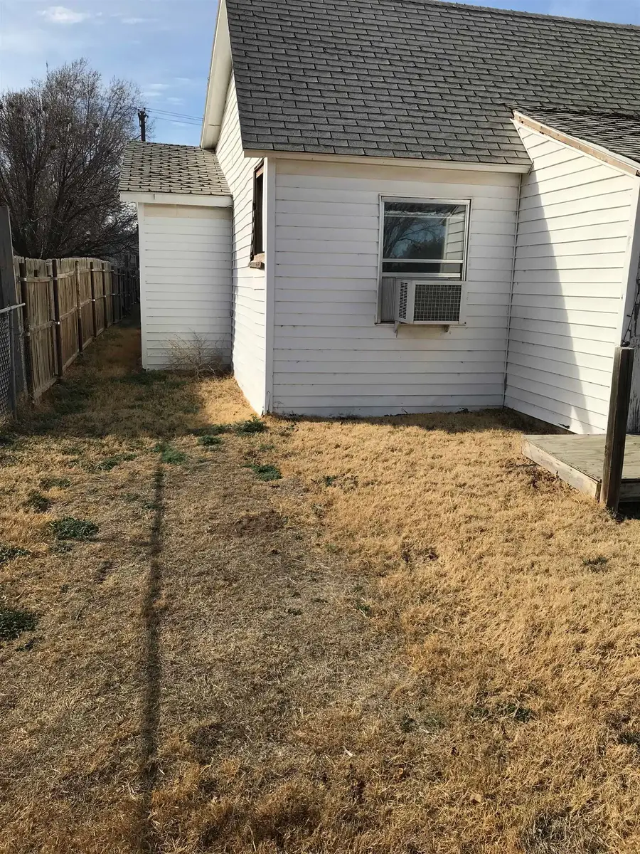 909 Avenue C, Beaver, OK 73932 - #2