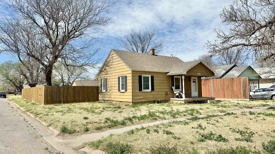 421 S Elm, Mooreland, OK 73852 - #2