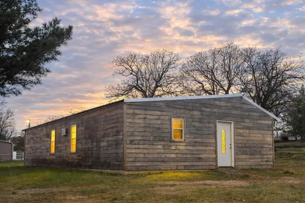 300 San Carlos Ln, Mannford, OK 74044