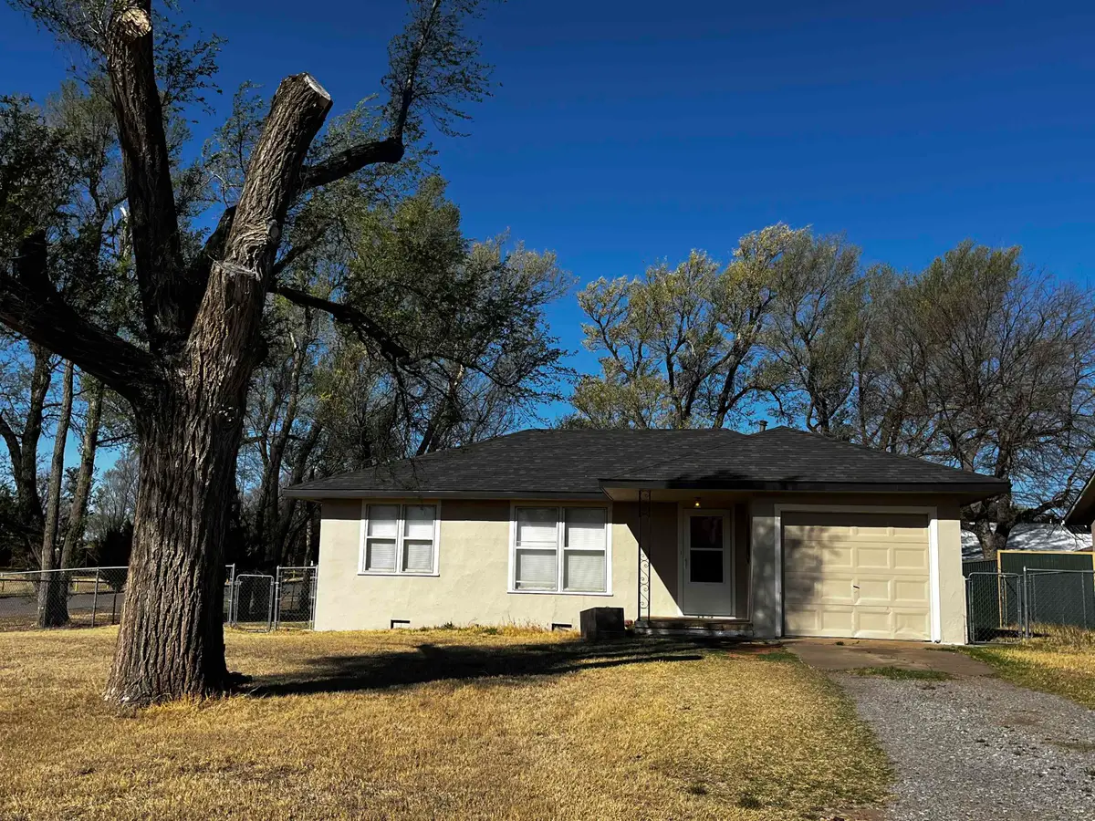 523 Avenue K, Beaver, OK 73932 - #1