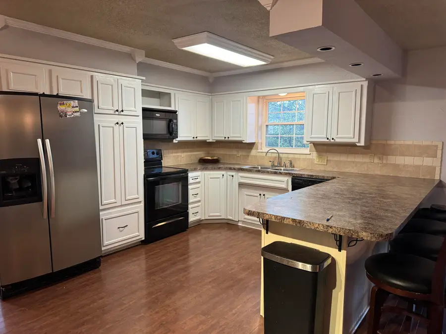 607 Cleveland Dr, Hennessey, OK 73742 - #3