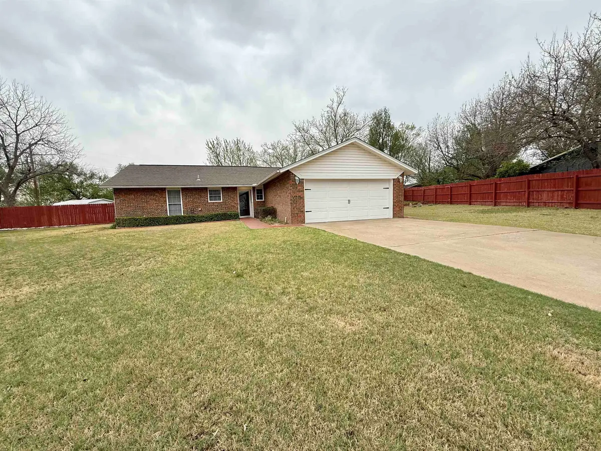 2820 Essex St, Woodward, OK 73801-6414 - #1