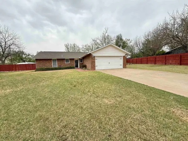 2820 Essex St, Woodward, OK 73801-6414