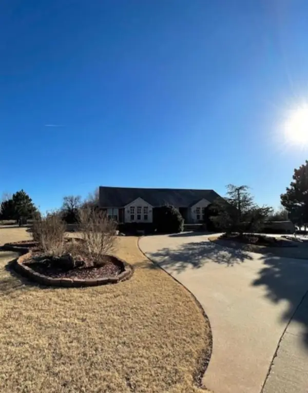 505 Lake Trail Dr, Enid, OK 73703-0000