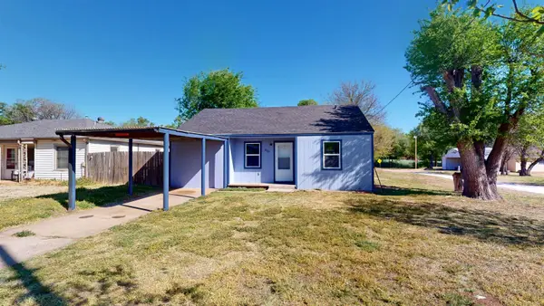 2102 Santa Fe Ave, Woodward, OK 73801