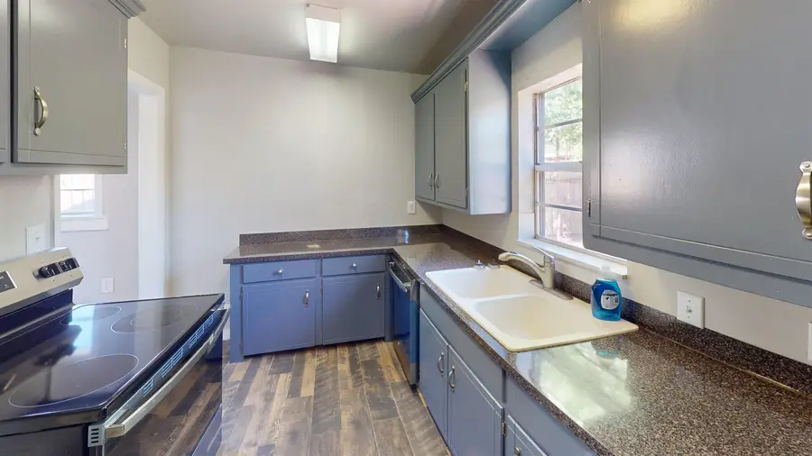 2102 Santa Fe Ave, Woodward, OK 73801 - #2