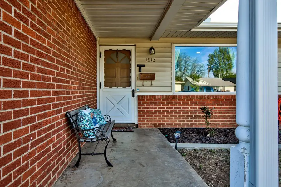 1813 Mimosa Dr, Enid, OK 73701-0000 - #3