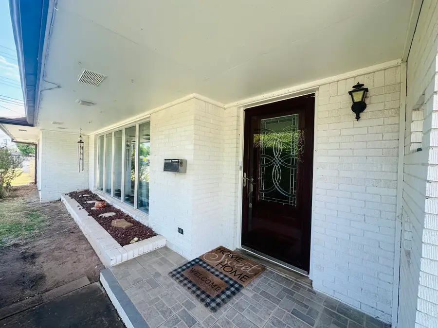 1302 Parkway St, Enid, OK 73703 - #3