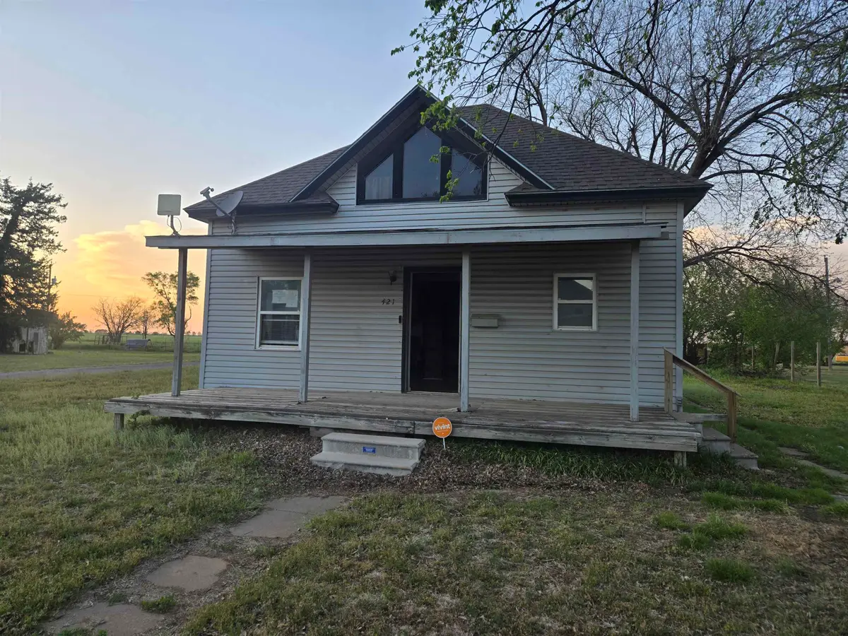 421 W Main St, Cherokee, OK 73728 - #1