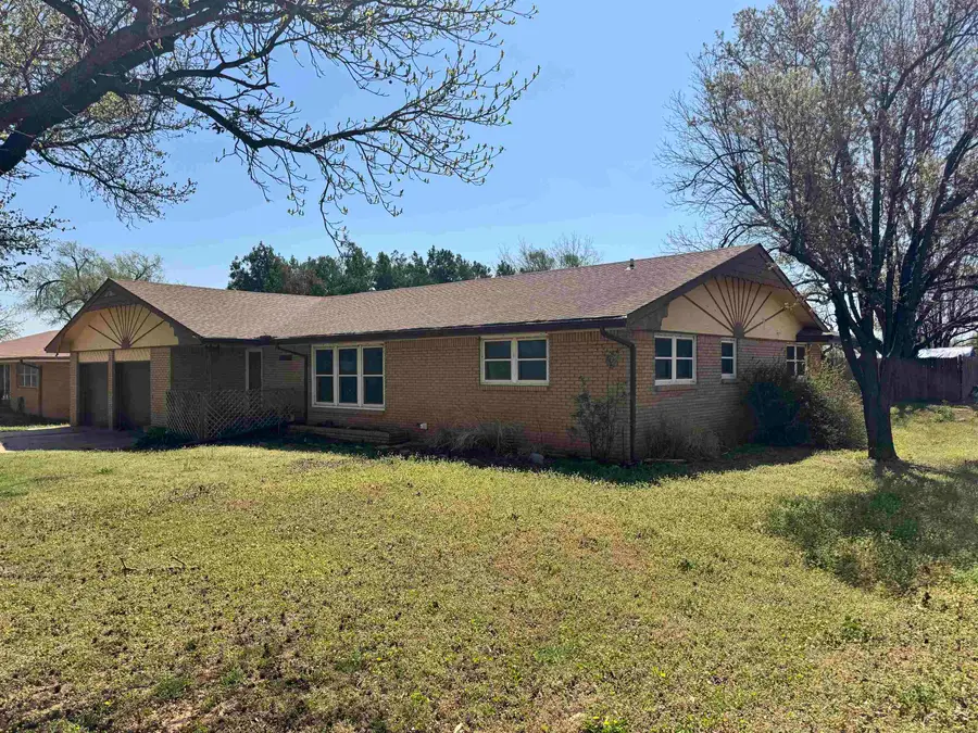 1518 Poplar St, Nash, OK 73761 - #3