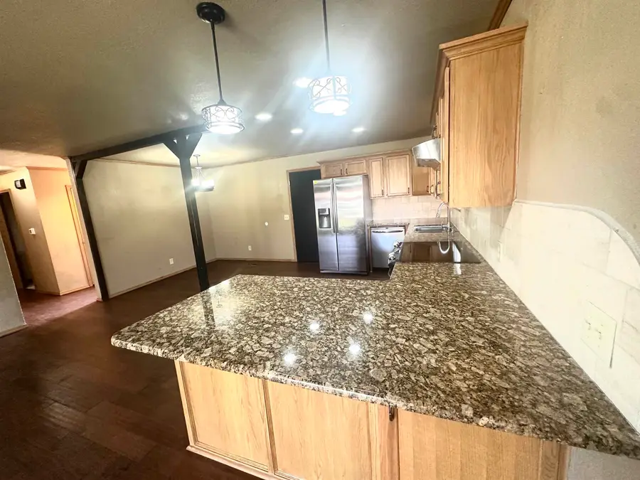 4202 Revere Rd, Enid, OK 73703 - #3