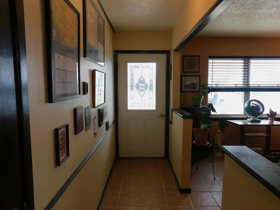 6054 Sunset Dr, Guymon, OK 73942 - #2