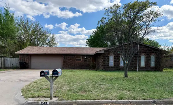 542 Skyview Dr, Watonga, OK 73772