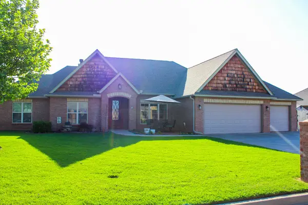 2017 Daybreak Ln, Enid, OK 73703