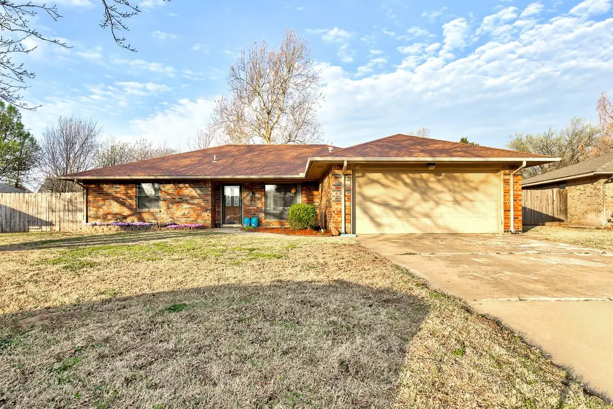 2702 Heritage Trail, Enid, OK 73703 - #1