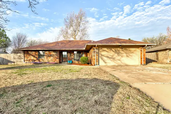 2702 Heritage Trail, Enid, OK 73703