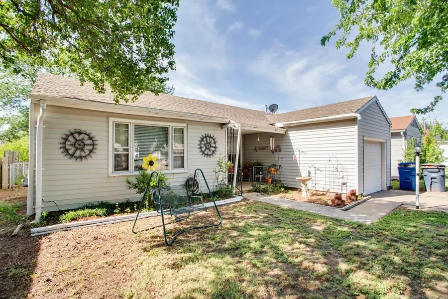 2405 W Cherokee Ave, Enid, OK 73703 - #2