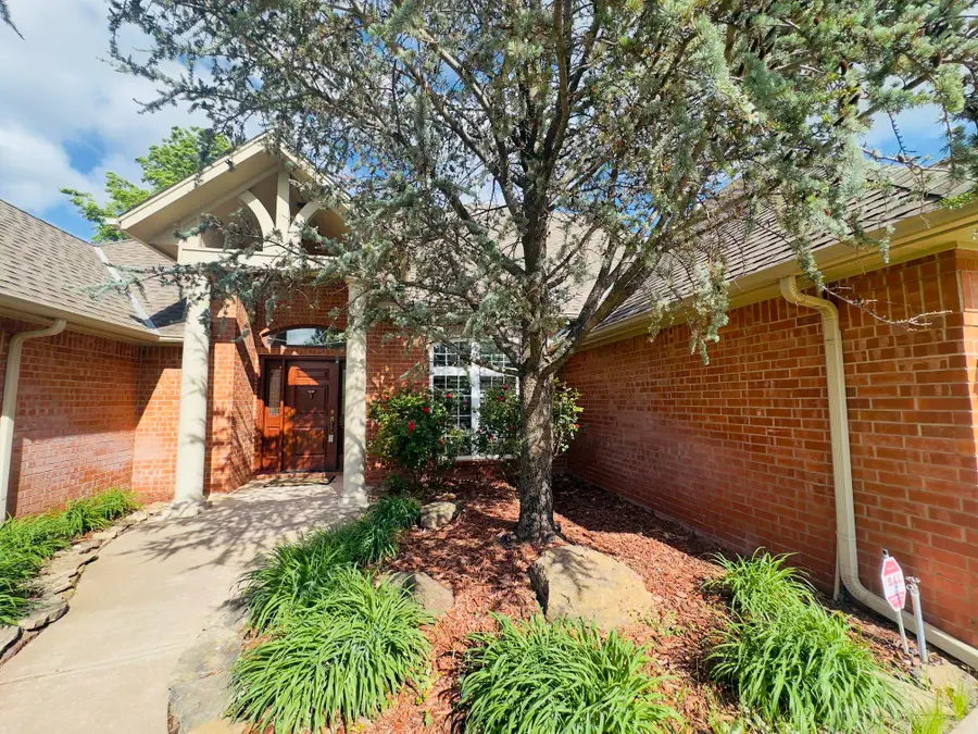 3919 Rockwood Rd, Enid, OK 73703 - #2