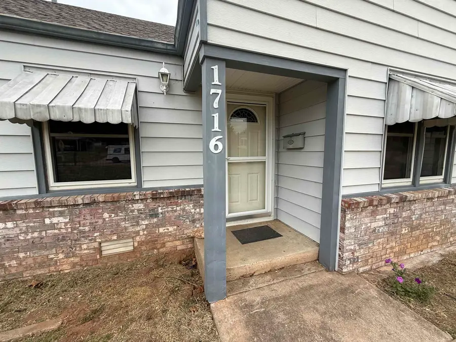 1716 15th St, Woodward, OK 73801-4433 - #2