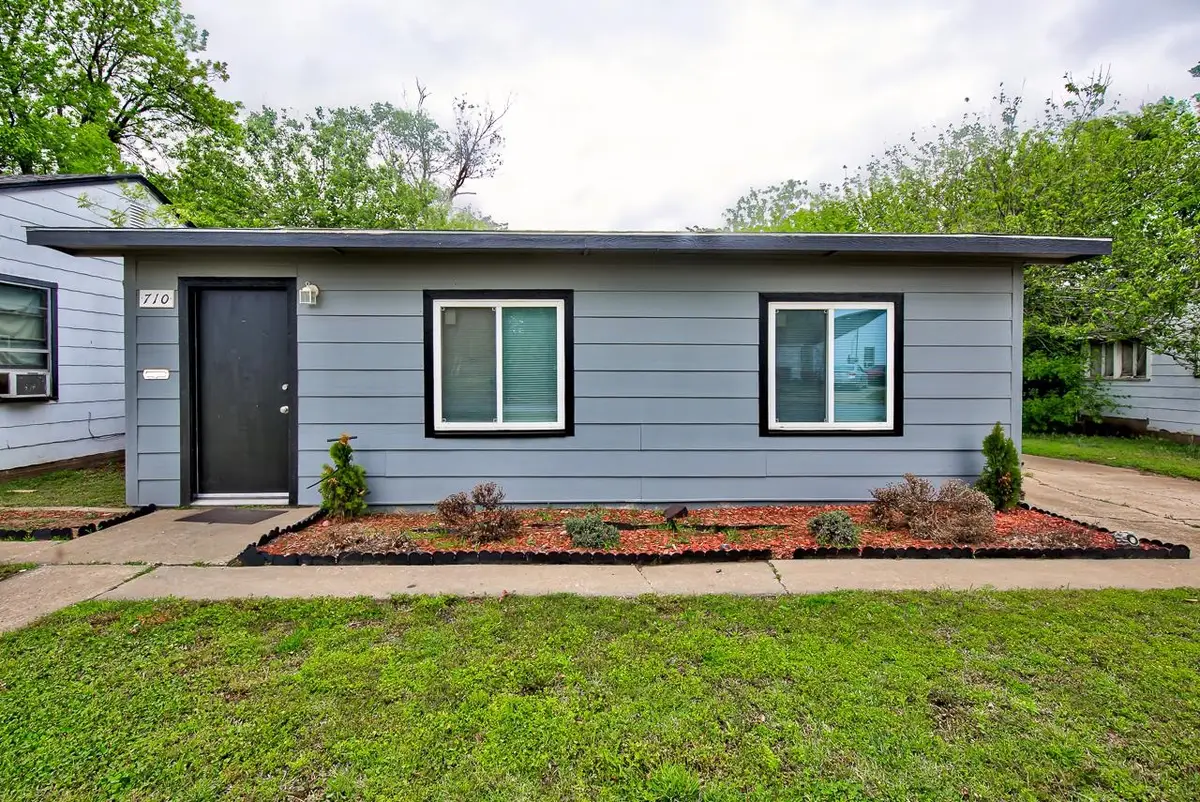 710 W Thompson Ave, Enid, OK 73701 - #1