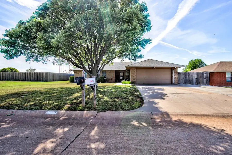 1508 Matthew Dr, Enid, OK 73701 - #3