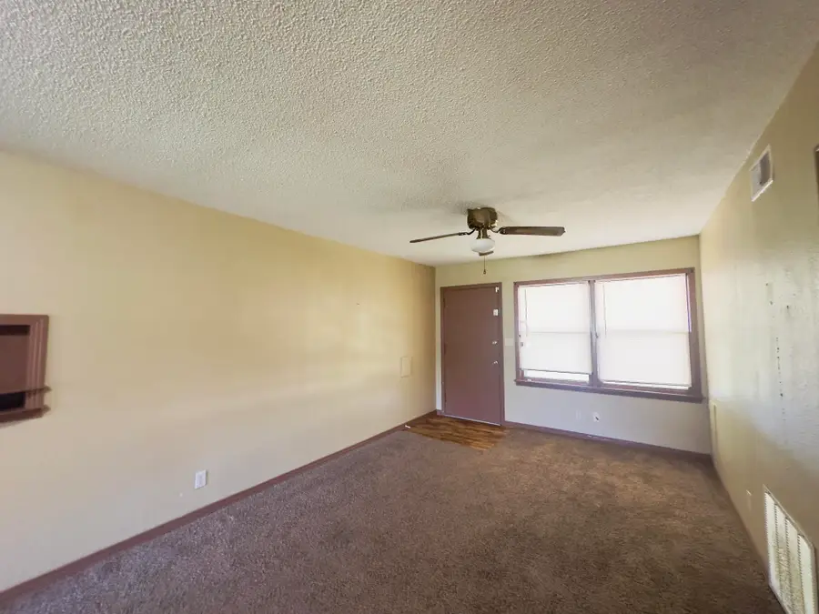 1614 N Quincy St, Enid, OK 73701 - #2