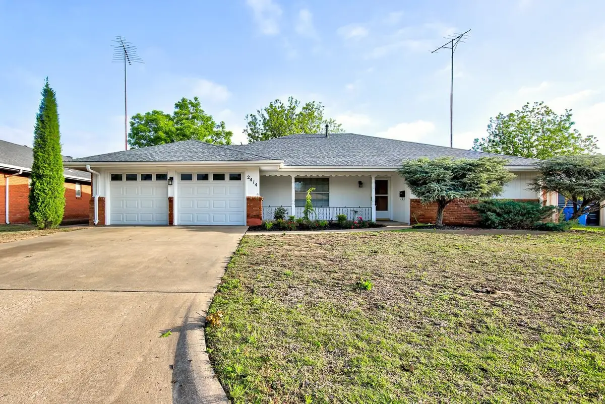 2414 Indian Dr, Enid, OK 73703 - #1