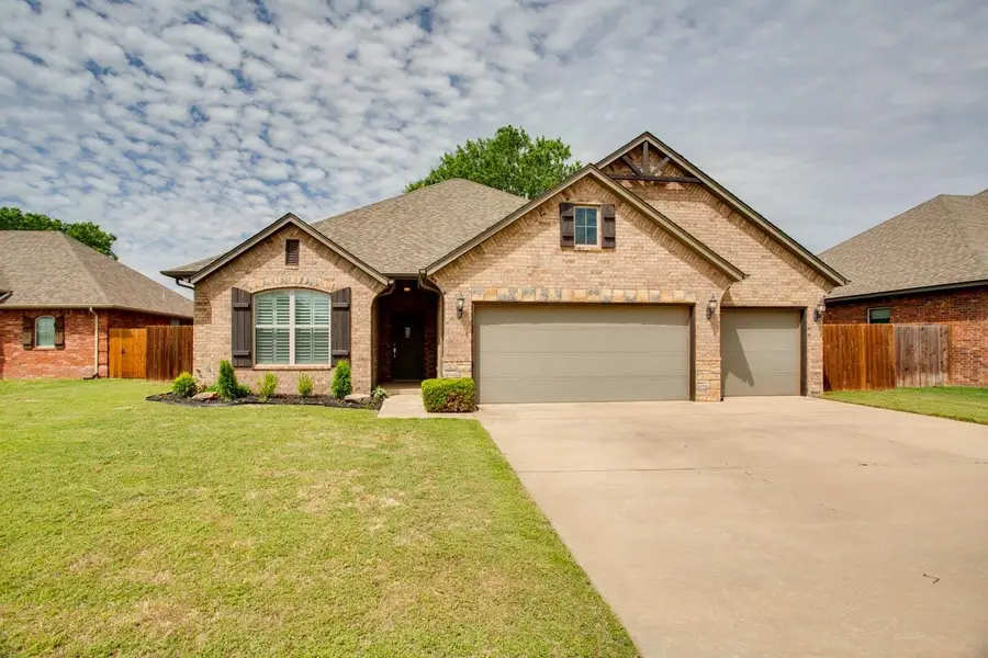 514 Jaguar Ln, Enid, OK 73703 - #2