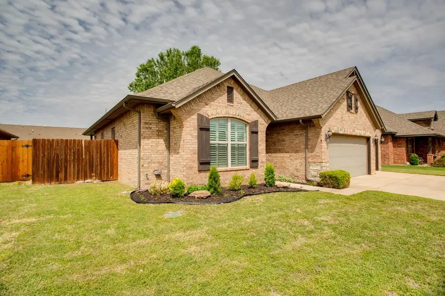 514 Jaguar Ln, Enid, OK 73703 - #3