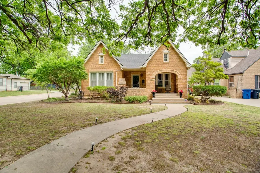 501 S Hayes St, Enid, OK 73703 - #2