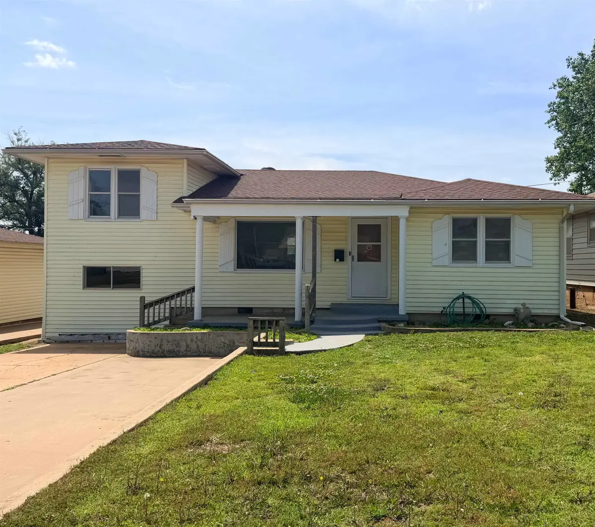 1621 E Park Ave, Enid, OK 73701 - #1