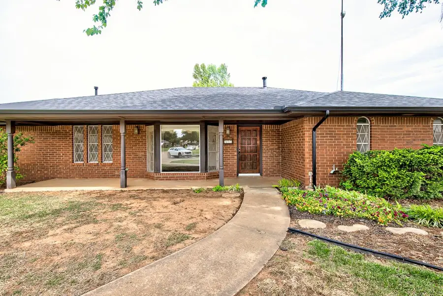 217 Westview St, Waukomis, OK 73773 - #2